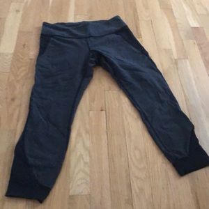 Lulu lemon dark grey Capri panda